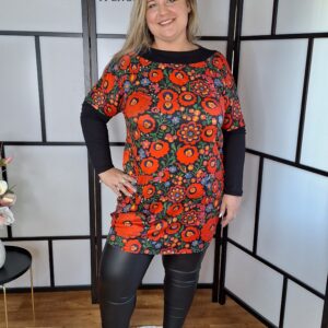 Ujján és nyakán egyszínű, kalocsai mintás zsebes pamut tunika