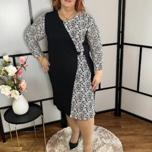 Gyönyörű fekete-fehér lengyel alkalmi ruha karcsúsító betéttel csipkés betéttel