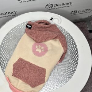 Vastag pamut bukléval kombinált kapucnis belül polár kenguru zsebes mancsos kutyaruha mályva színben