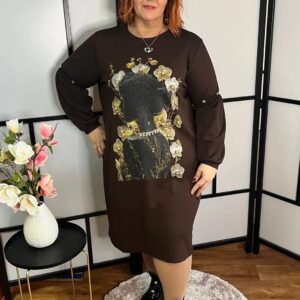 Egyedi és különleges kövekkel és gyöngyökkel díszített török ruha barna színben