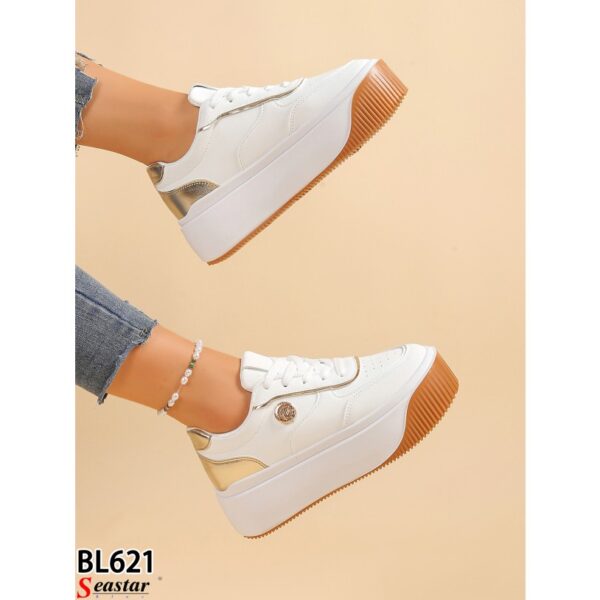 Fehér-arany platformos ( magasabb talpú) sneaker