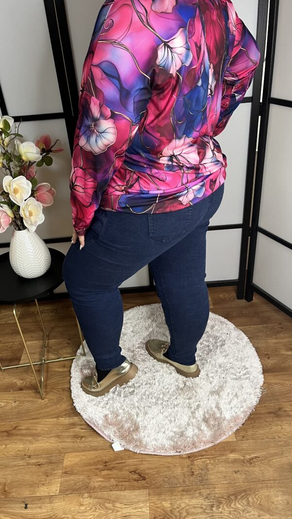 Extra rugalmas, enyhén bolyhos belsejű, gumis derekú farmer jeggings kissé szűk szárral kék színben - Image 3