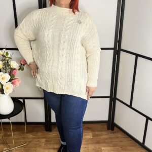 Félgarbós kötött pulóver bézs színben