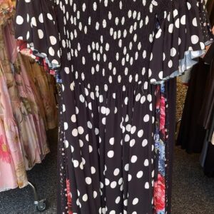 Gumis tetejű flokon maxi ruha fekete-fehér pöttyös