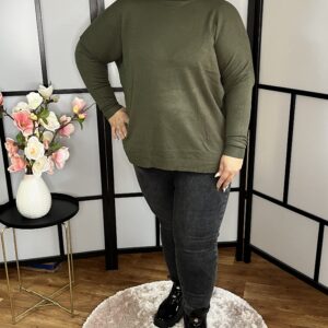 Ezüst csillámos anyaggal átszőtt gépi kötésű garbó keki színben