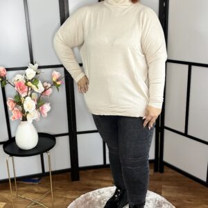 Ezüst csillámos anyaggal átszőtt gépi kötésű garbó bézs színben