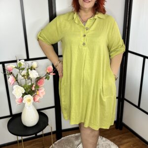 Felgombolható ujjú inggalléros elől 3 gombos zsebes hagymaruha pisztácia színben