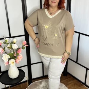 V nyakú, nyaka és alul horgolással díszített, arany virágmintás pamut felső fango színben