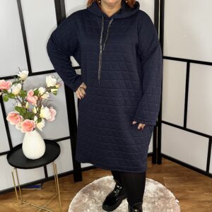 Steppelt anyagból készült kapucnis pulcsi ruha zsebbel sötétkék színben