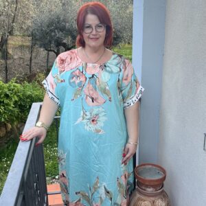 Alul írásos, virágokkal díszített lenvászon maxi ruha menta színben