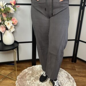 Prémium pamut anyagból készült egyenes fazonú szabadidő nadrág szürke színben