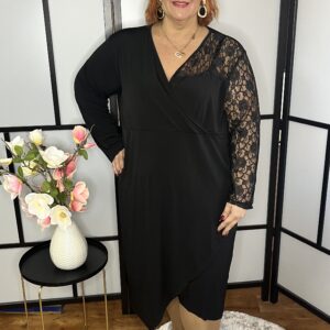 Török exclusive EXTRA méretű átlapolt fazonú alkalmi ruha csipke betéttel fekete színben