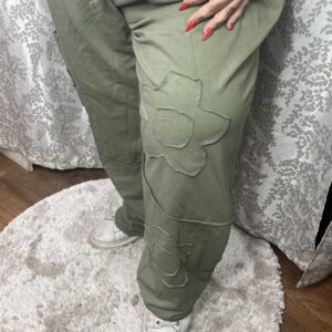 Gyönyörű olasz minőségű vékonyabb pamut gumis derekú nadrág EXTRA méretben keki színben