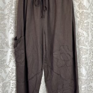 Gyönyörű olasz minőségű vékonyabb pamut gumis derekú nadrág EXTRA méretben csokibarna színben