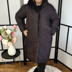 Gyönyörű egyedi csokibarna hosszabb fazonú extra méretű kabát gyapjú béléssel