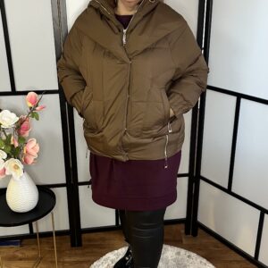 Sál galléros, kapucnis, rövid fazonú kabát barna színben