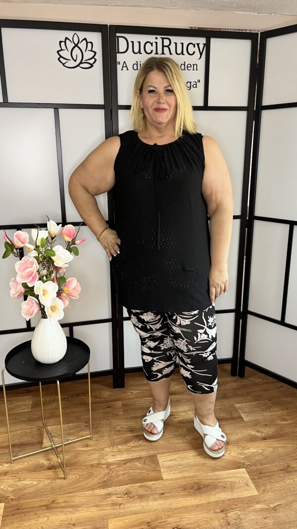 Pihe-puha anyagú halász leggings fekete-fehér virág mintával