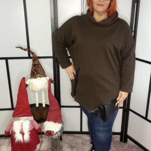 Gyönyörű bőrrel kombinált V fazonú kámzsa nyakú pamut felső denevérrel újjal csokibarna színben