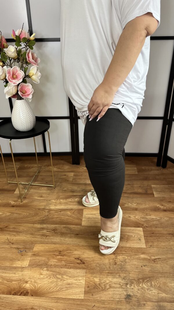 Pihe-puha anyagú hosszú bambusz leggings EXTRA méretben BOMBA ÁRON fekete színben