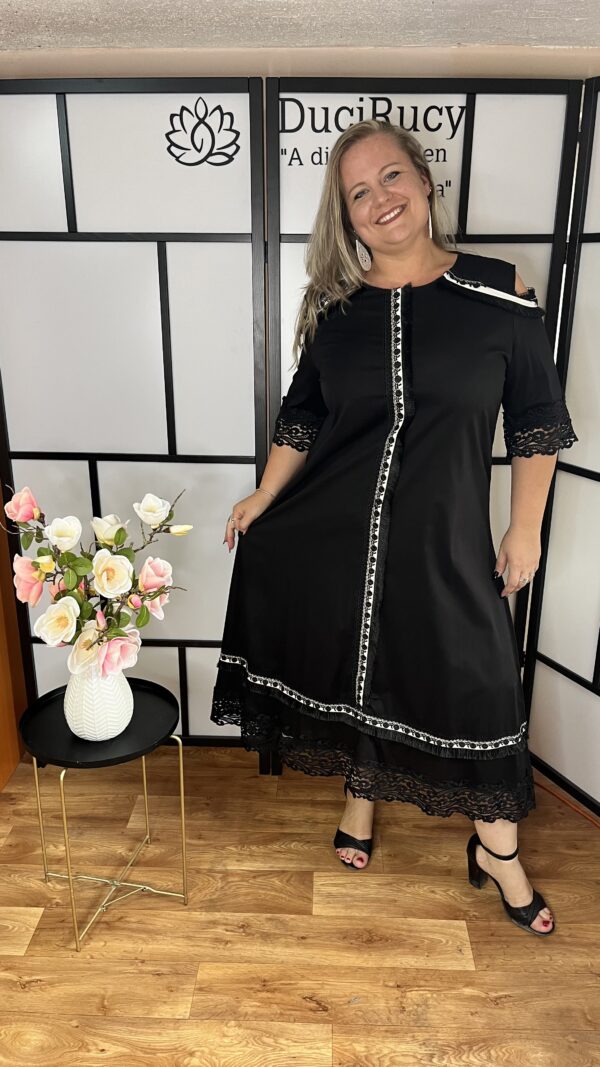 Lyukas vállú, maderiával hímzett maxi ruha - Image 2