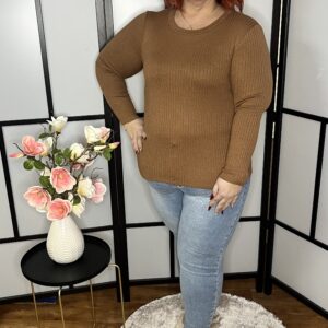 Kerek nyakú bordázott rugalmas anyagú cérna felső barna színben