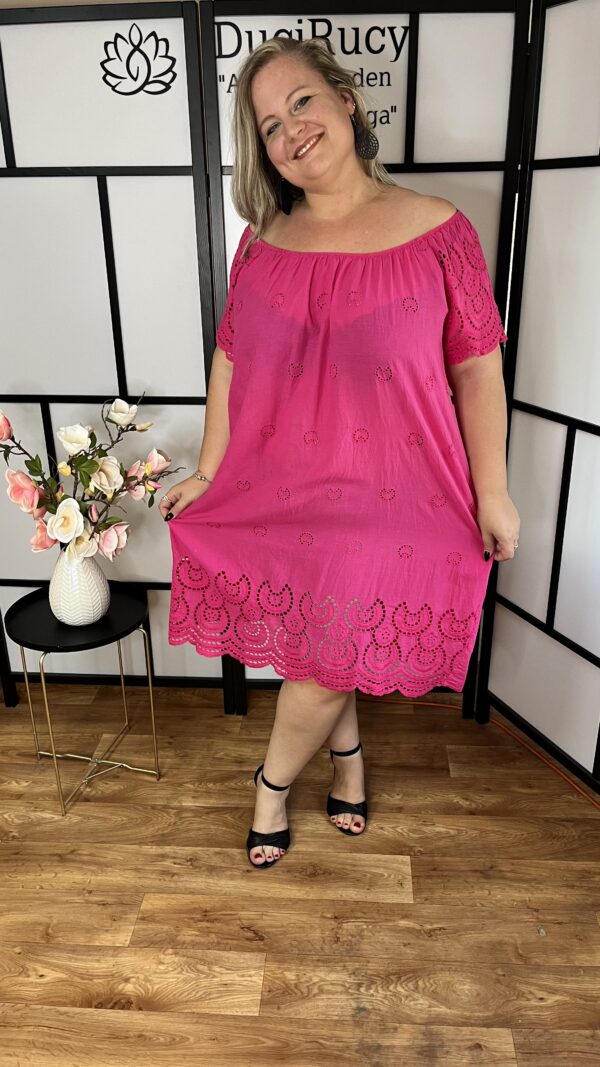 Gumis nyakú, extra méretű vászon ruha madeira díszítéssel pink színben - Image 3