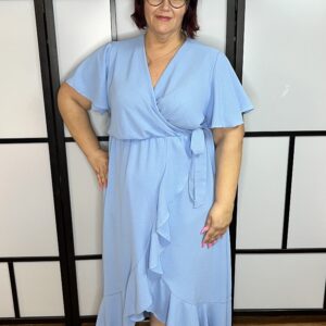 Felhőkék zsorzsett anyagú, átlapolt fazonú, lepke ujjú, alul fodros ruha