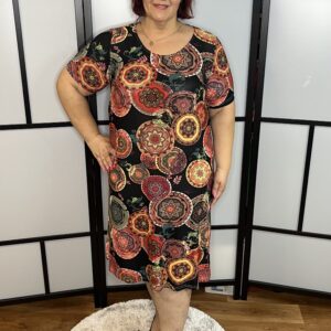 A vonalú szuper nyári anyagú, hátul csepp kivágású ruha mandala mintával