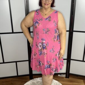Elöl-hátul V kivágású virágmintás len trikóruha, alján fodor résszel pink színben