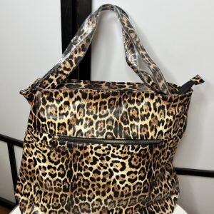 Nagy méretű gyönyörű és különleges műbőr táska párduc mintával