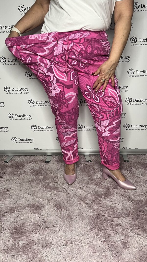 Extra méretű mintás gumis derekú vászon nadrág kissé egyenes szárral pink színben - Image 4