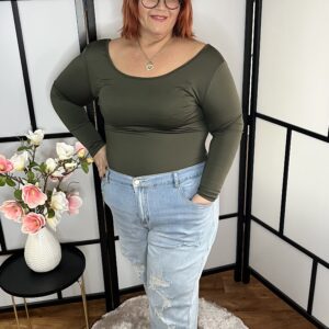 Fantasztikus összetartó anyagból készült nagy kerek nyakkivágású body keki színben