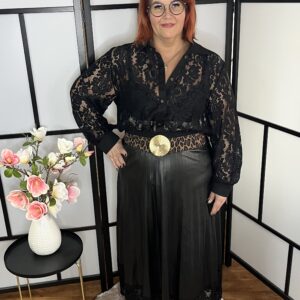 Rugalmas, csipkés ing fekete színben