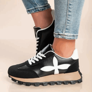 Fekete-fehér gyönyörű sneaker barna talprésszel