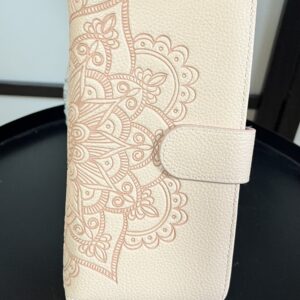Nagy méretű, mandala mintás női műbőr pénztárca púder színben