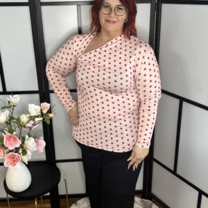 Rafinált nyakkivágású, összetartó anyagú pöttyös felső púder színben