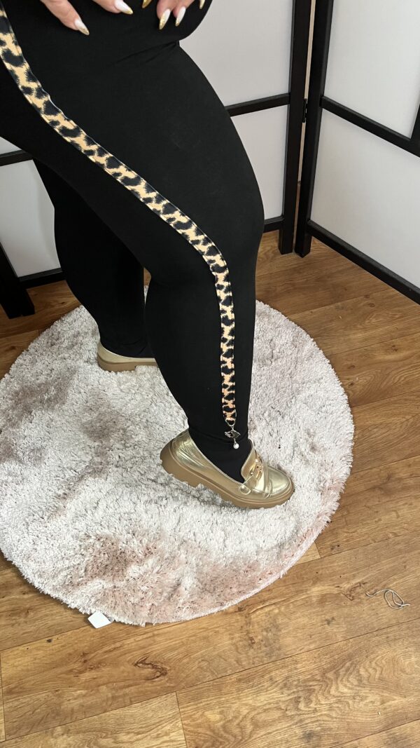 Párduc csíkkal díszített szuper leggings