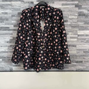 Apró virágos egy gombos blézer fekete színben